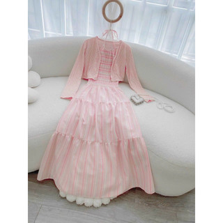 Đầm cổ yếm kèm khoác