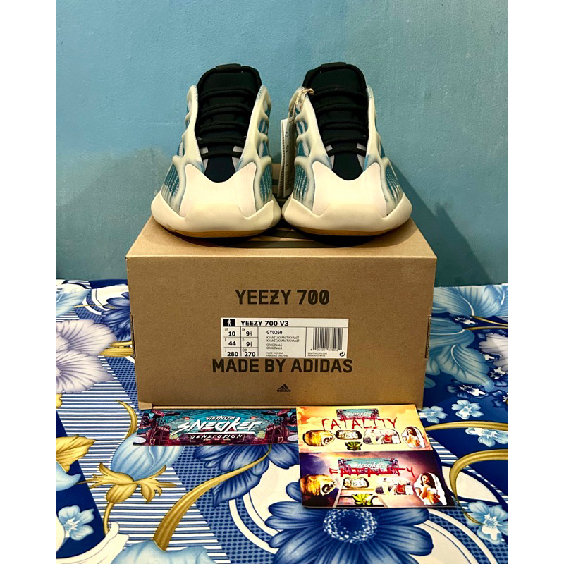 'Giày Cổ Thấp' adidas Yeezy 700 V3 'Kyanite'