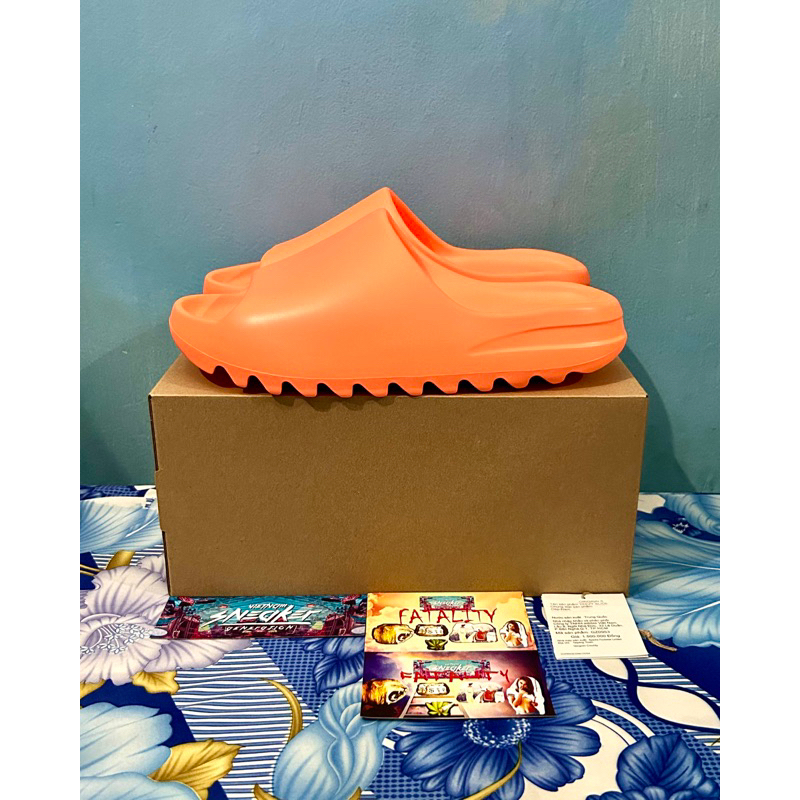 'Dép' adidas Yeezy Slide Enflame Orange