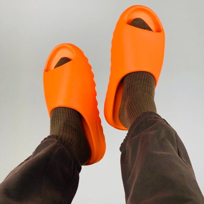 'Dép' adidas Yeezy Slide Enflame Orange
