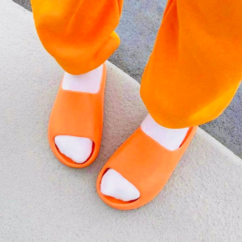 'Dép' adidas Yeezy Slide Enflame Orange
