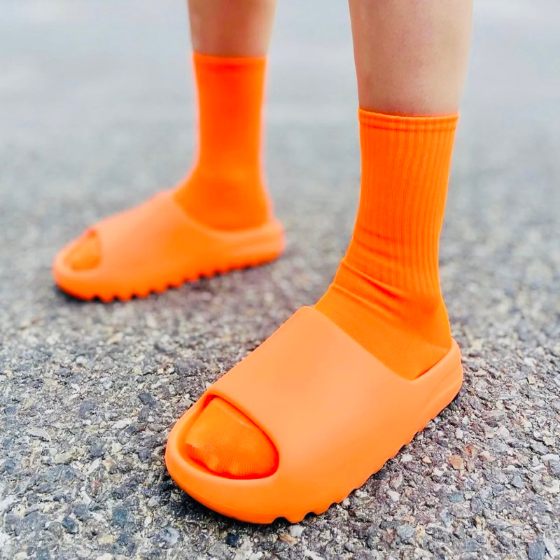'Dép' adidas Yeezy Slide Enflame Orange