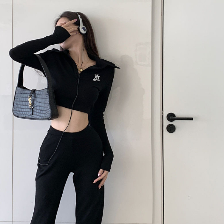 Áo thun polo croptop tay dài  thun gân màu đen Sereinclothing.st2w dành cho nữ