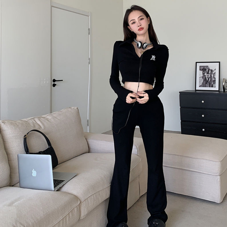 Áo thun polo croptop tay dài  thun gân màu đen Sereinclothing.st2w dành cho nữ