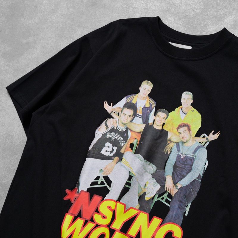 Áo thun phom rộng đen in trame hình cổ điển NSYNC ĐEN 03 SXINVASION