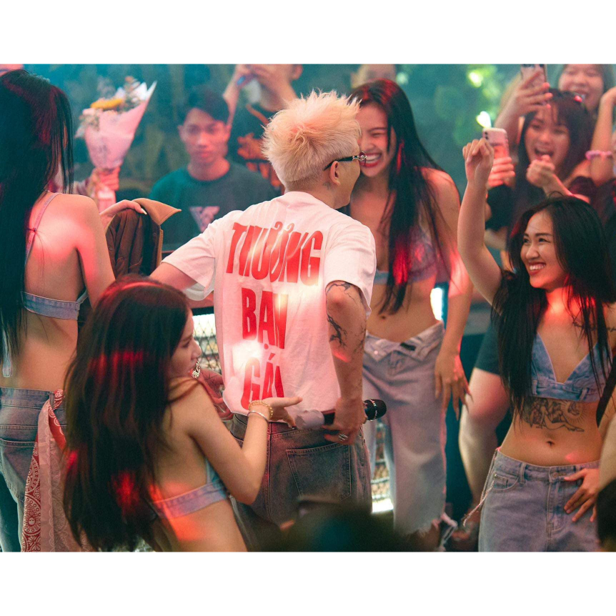 Áo Thun In Chữ Thương Bạn Gái / Trai Local Brand Unisex Nam Nữ Cotton Shop.Lucas