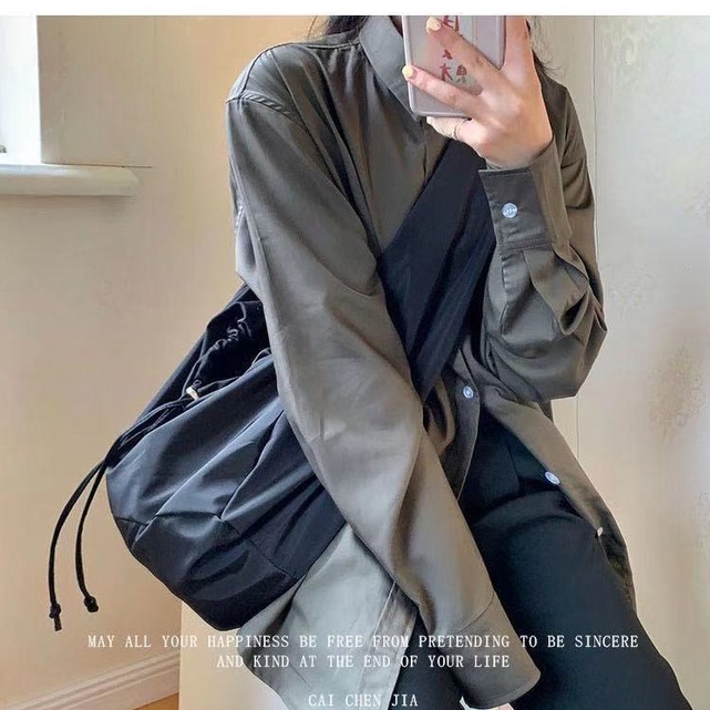 Túi đeo chéo bao tử dây rút vải dù chống thấm nước Sereinclothing.st2w dành cho nữ