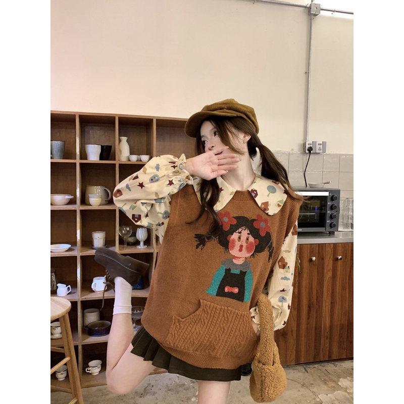 Áo sơ mi in cổ búp bê ngọt ngào mix áo vest dệt kim in hoạt hình