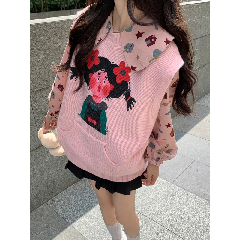 Áo sơ mi in cổ búp bê ngọt ngào mix áo vest dệt kim in hoạt hình