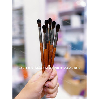 CỌ TÁN PHẤN MẮT MAKEUP FOREVER