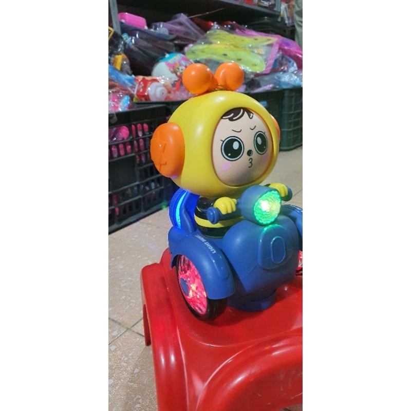 Lồng đèn thay đổi khuôn mặt siêu hót