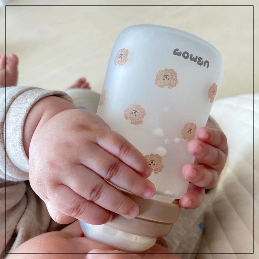 Bình sữa Ubmom thủy tinh phủ silicon siêu nhẹ, an toàn cho bé họa tiết thỏ, gấu đáng yêu size 180ml/240ml