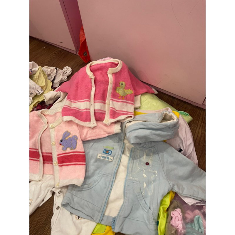 Quần áo sơ sinh bé gái cho tặng miễn phí còn đẹp ngẫu nhiên