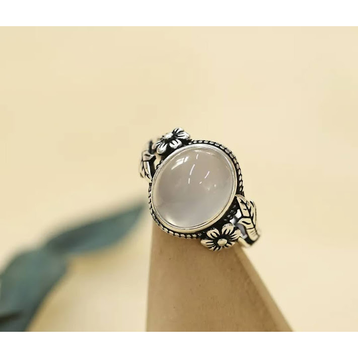 Nhẫn bạc freesize đá chủ Chalcedony trắng phong cách vintage