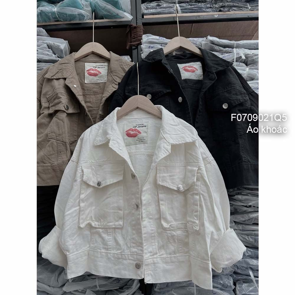 Áo khoác jean nút kiểu dáng croptop họa tiết có túi hàng đẹp!