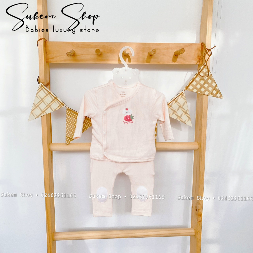 Bộ Cài Lệch Newborn Nous Doux Họa Tiết Trái Dâu Cho Bé