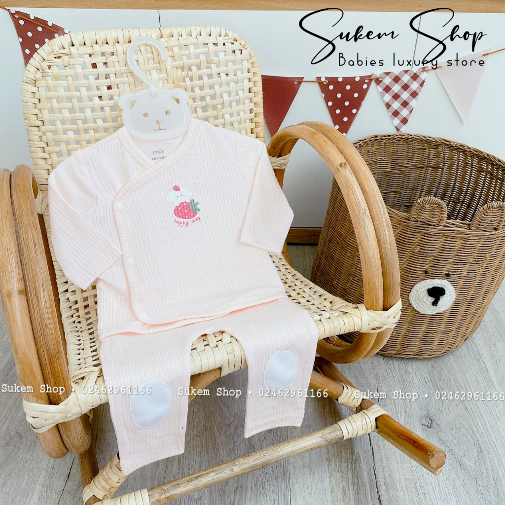Bộ Cài Lệch Newborn Nous Doux Họa Tiết Trái Dâu Cho Bé