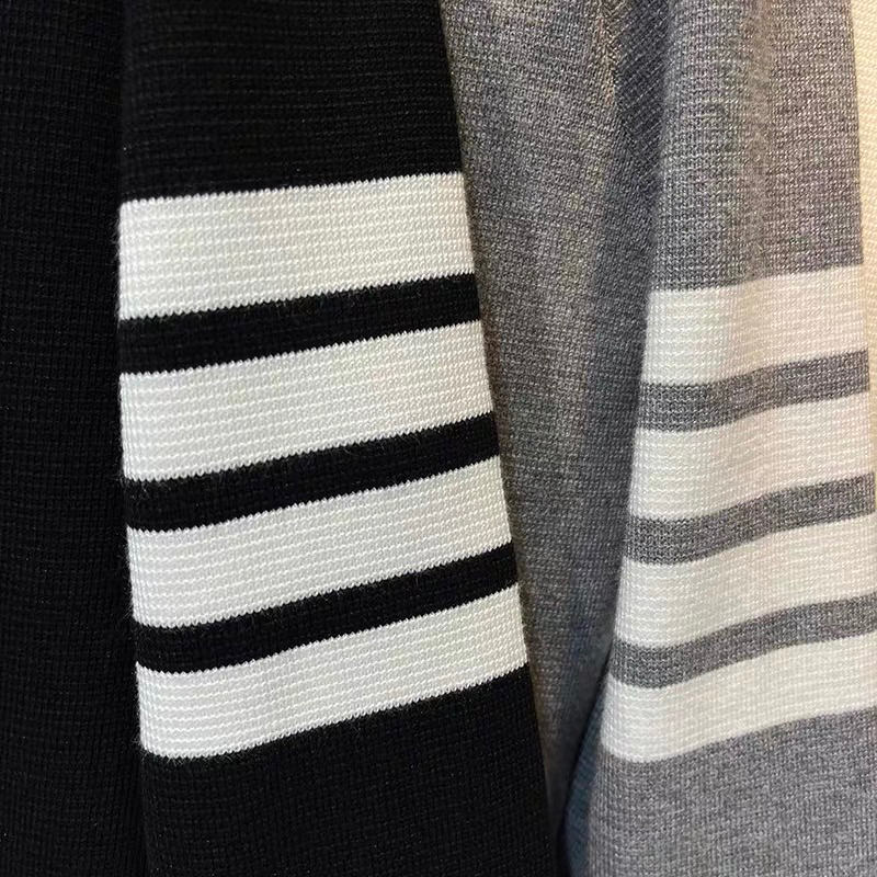 Áo Sweater Thom Browne Nam Nữ Unisex Phong Cách Trẻ Trung Năng Động