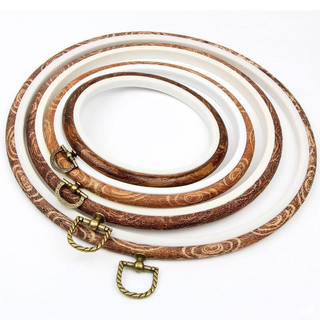 Khung thêu tròn/oval nhựa dẻo giả vân gỗ