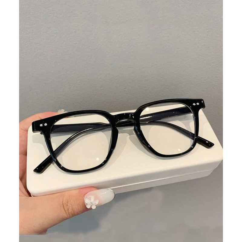 Kính mắt thời trang gọng vuông
