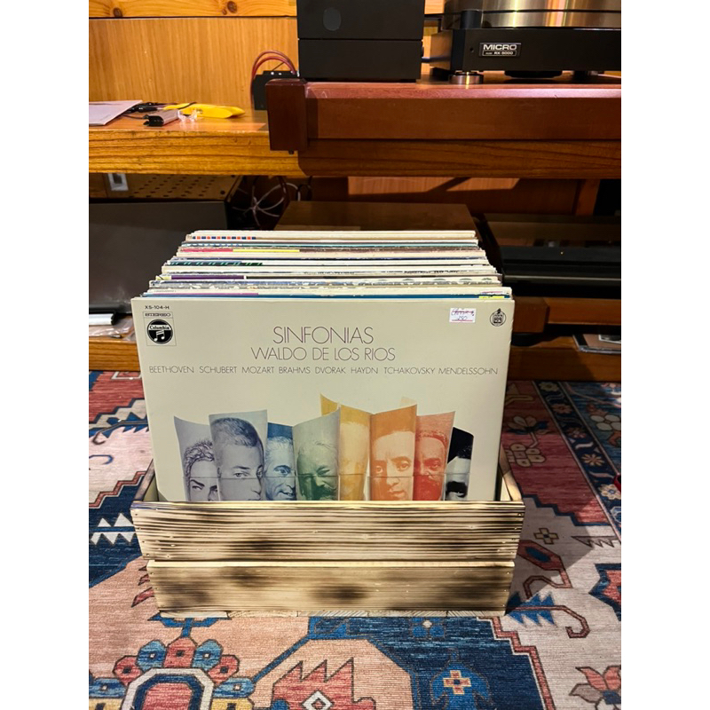 Giá  đựng đĩa than