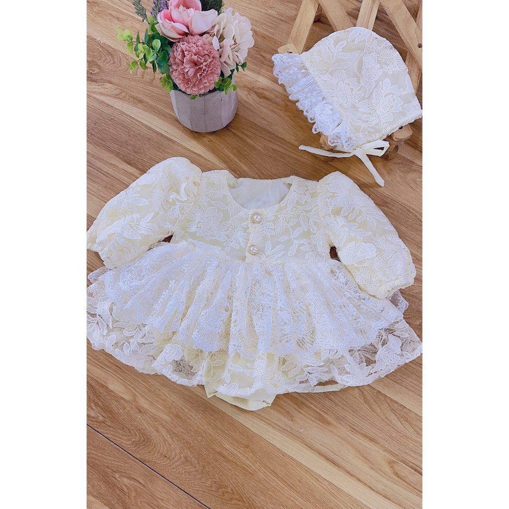 Body váy kem dài tay cúc trước kèm mũ 4-11 Kg,Body đầy tháng thôi nôi chất mềm mịn