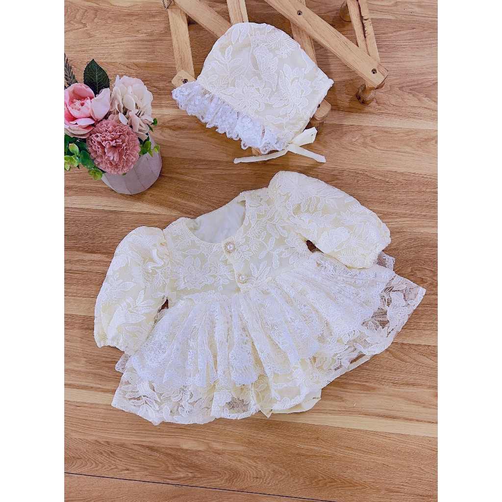 Body váy kem dài tay cúc trước kèm mũ 4-11 Kg,Body đầy tháng thôi nôi chất mềm mịn