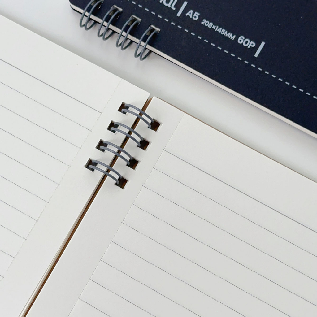 Winzige sổ còng A5 B5 kẻ ngang sổ klong spiral notebook sổ tay b5 sổ tay ghi chép Chất liệu chống lóa, bảo vệ mắt