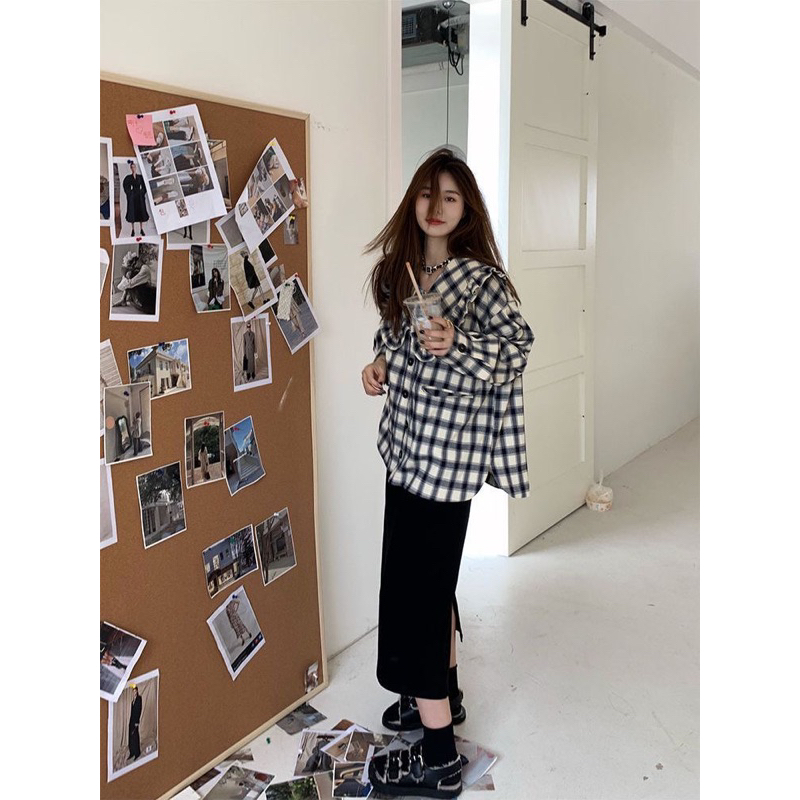 Set áo cardigan mỏng + áo sơ mi kẻ cổ bèo