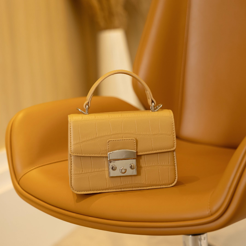 Túi Xách Nữ Đeo Chéo Da PU Khóa Bạc Size 19