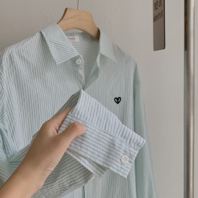 KAYY. Áo sơmi kẻ tăm thêu tim _ Smktt