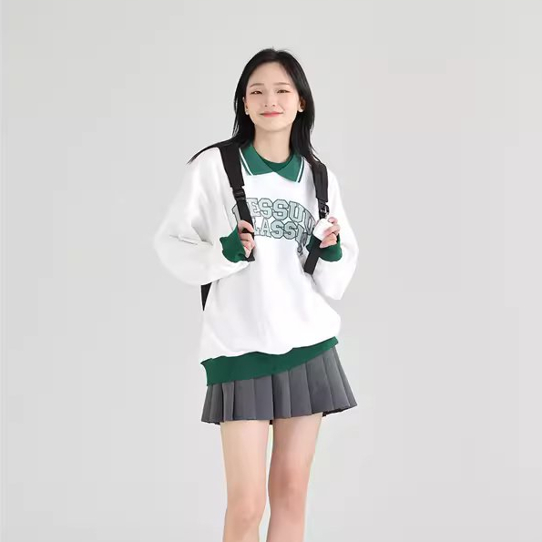 Áo sweater nỉ cổ bẻ dài tay Dessuu in chữ Dessuu Classic