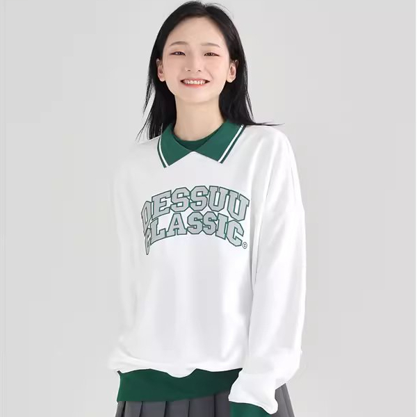 Áo sweater nỉ cổ bẻ dài tay Dessuu in chữ Dessuu Classic