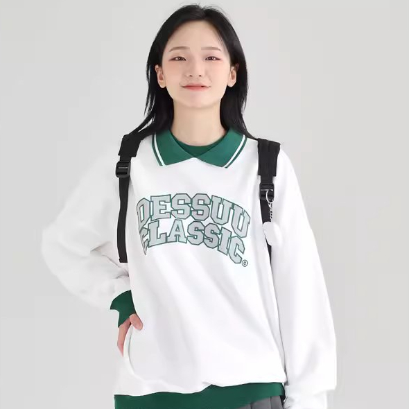 Áo sweater nỉ cổ bẻ dài tay Dessuu in chữ Dessuu Classic