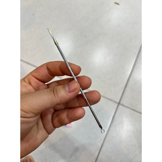QUE NẶN MỤN THƯỜNG ( 1vỉ 12 chiếc)