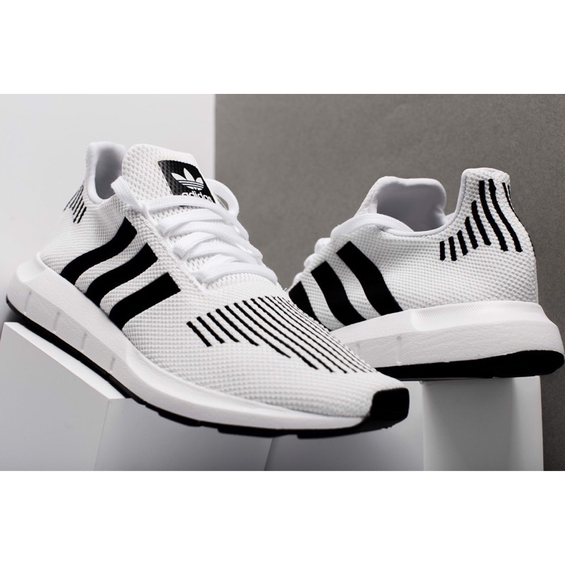 Giày Thể Thao Sneaker Adidas Swift Run