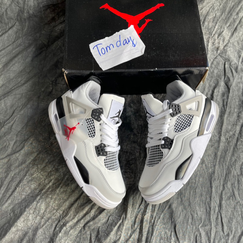Giày Sneaker Jordan 4 Retro Military Black Màu Trắng Đen