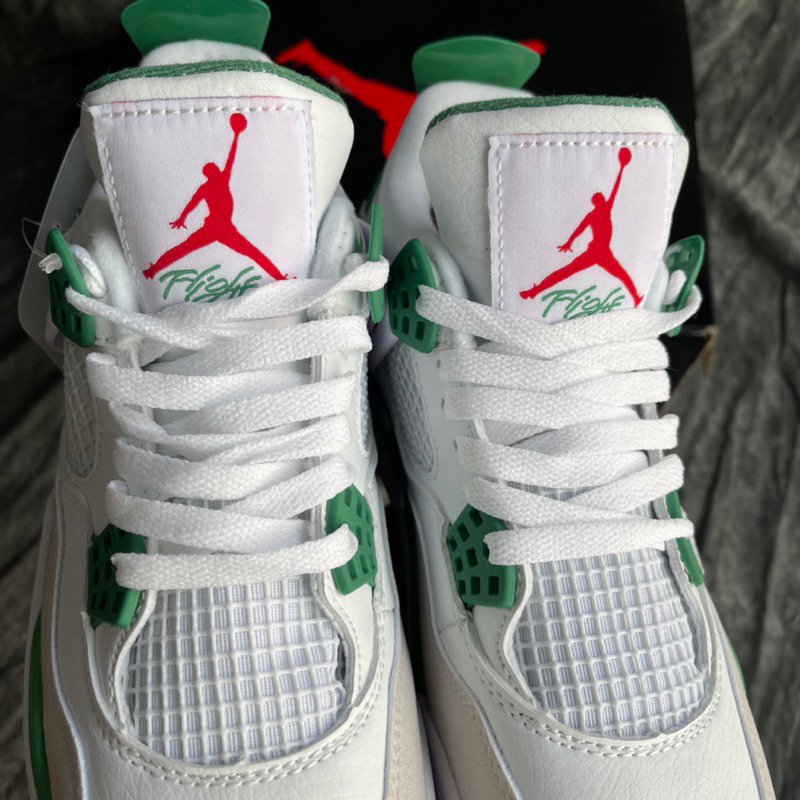 Giày Sneaker Jordan 4 Retro SB Pine Green Màu Trắng Xanh