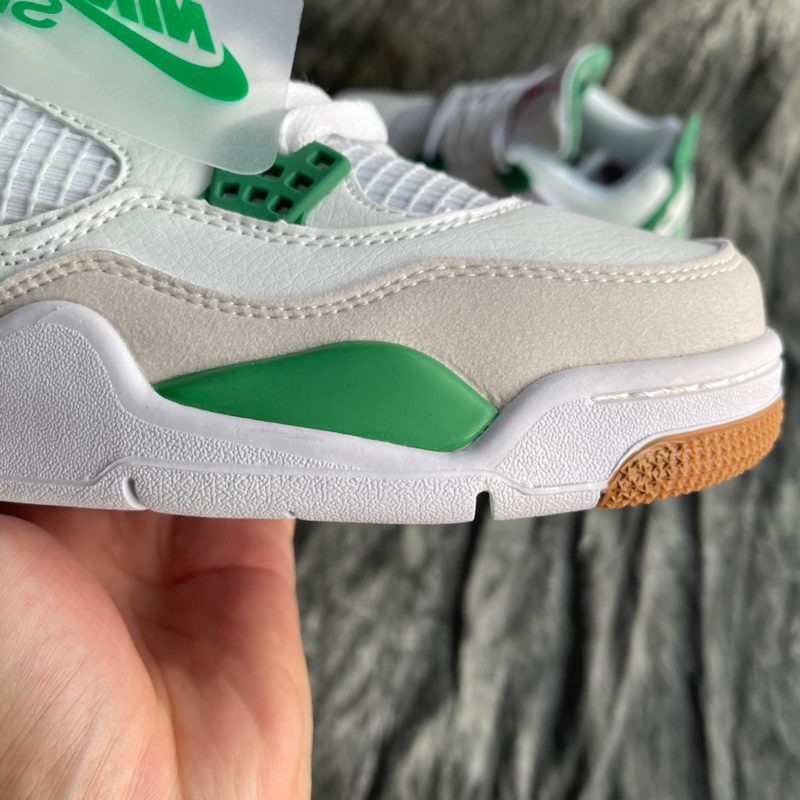 Giày Sneaker Jordan 4 Retro SB Pine Green Màu Trắng Xanh