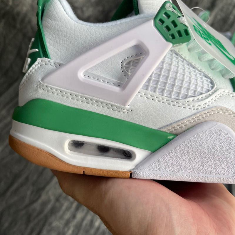 Giày Sneaker Jordan 4 Retro SB Pine Green Màu Trắng Xanh