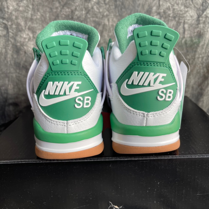 Giày Sneaker Jordan 4 Retro SB Pine Green Màu Trắng Xanh