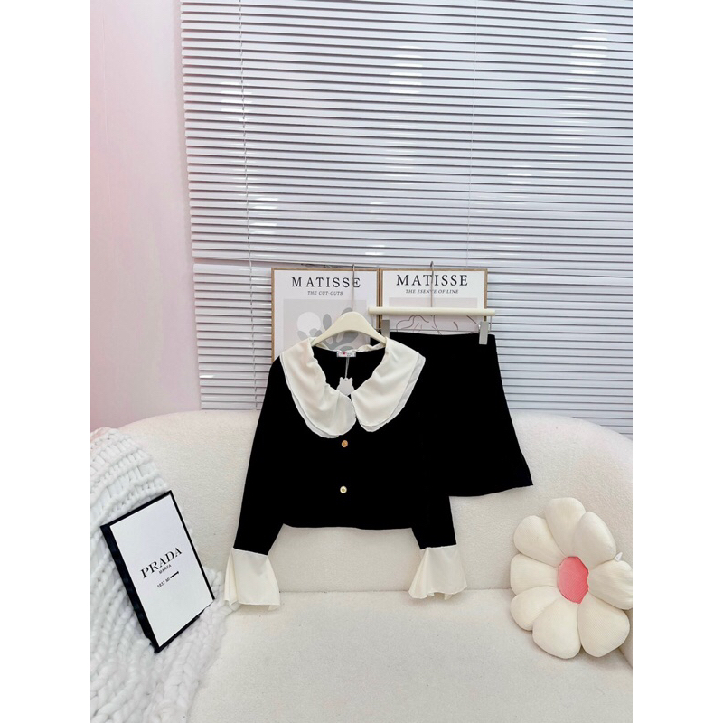 Set Áo Viền Bèo Tròn Tay Phối Chân Váy A