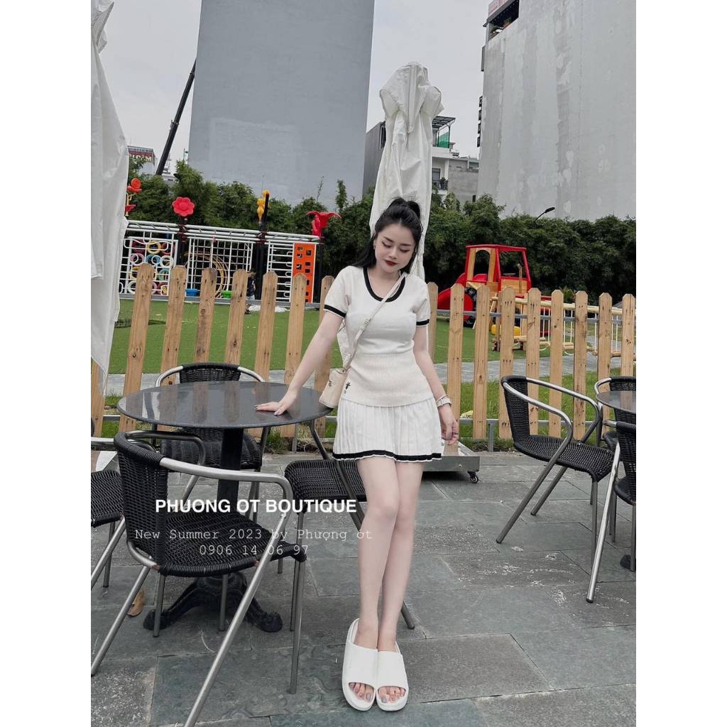 SET LEN THÊU ONG MIX CHÂN VÁY XẾP LY