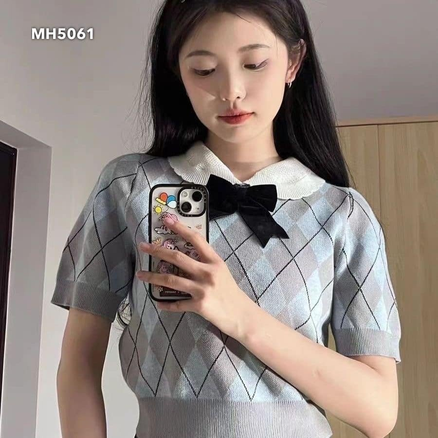 Áo polo cổ sen nơ hoạ tiết trám dáng croptop màu mới siêu xinh Hcom233