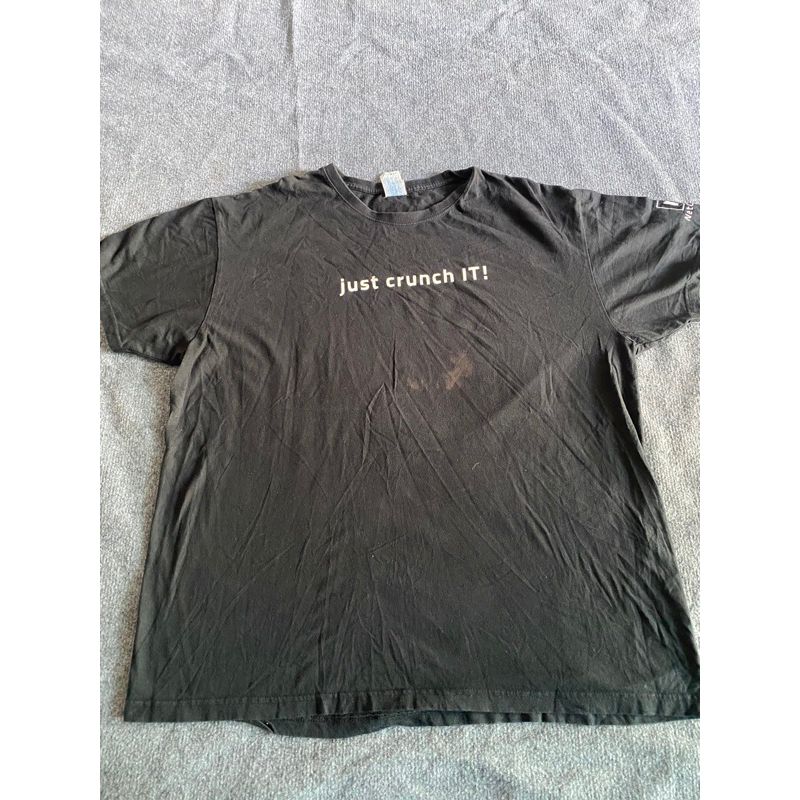 Áo thun nam tầm 80kg có dính màu ở giữa áo