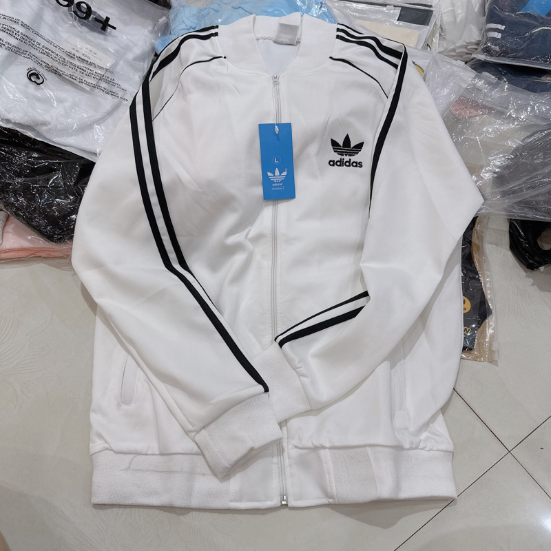 Khoác bóng chày thêu sọc tay