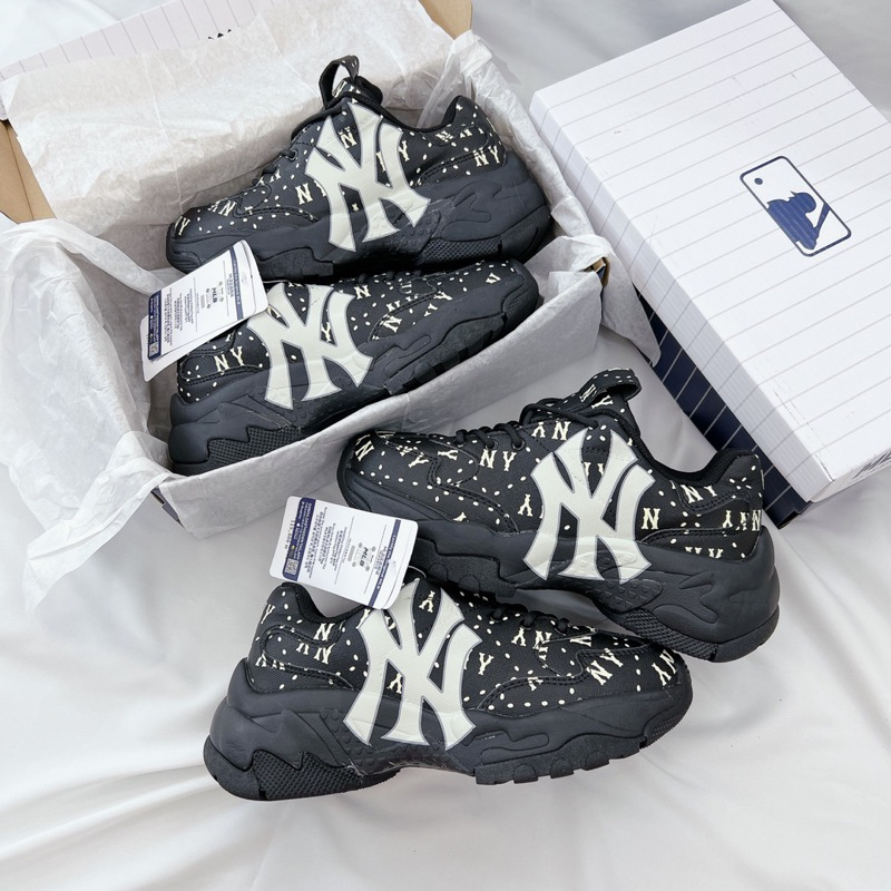 Giafy sneaker M.L.B Mono đen ( giá chưa bao gồm box bảo vệ )