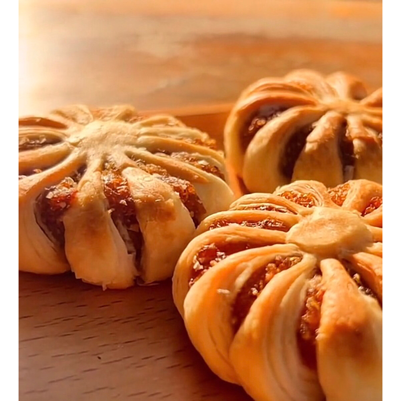 BÁNH HOA MAI NHÂN KHÓM