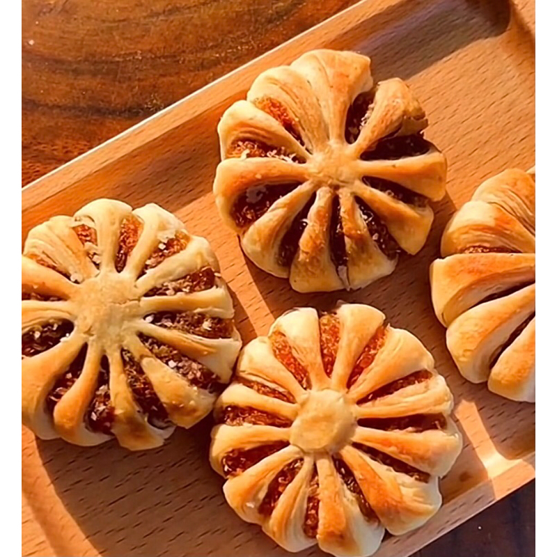 BÁNH HOA MAI NHÂN KHÓM