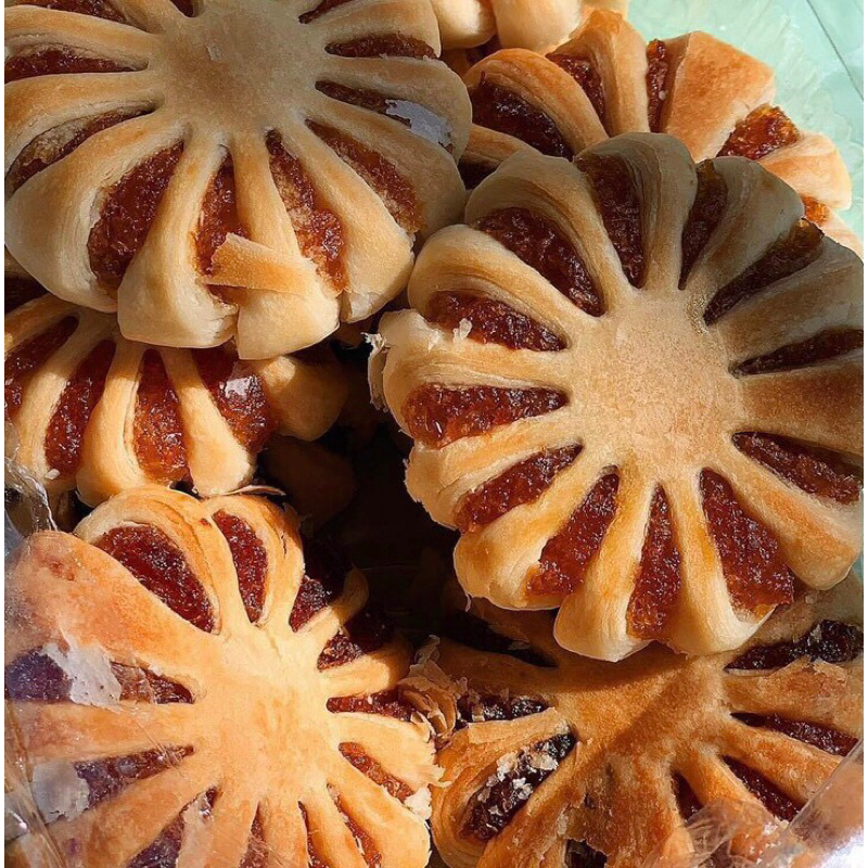 BÁNH HOA MAI NHÂN KHÓM